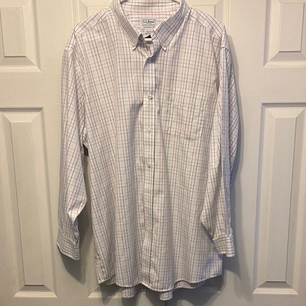 L.L. Bean Men's Light Gray Plaid Button Down Shirt